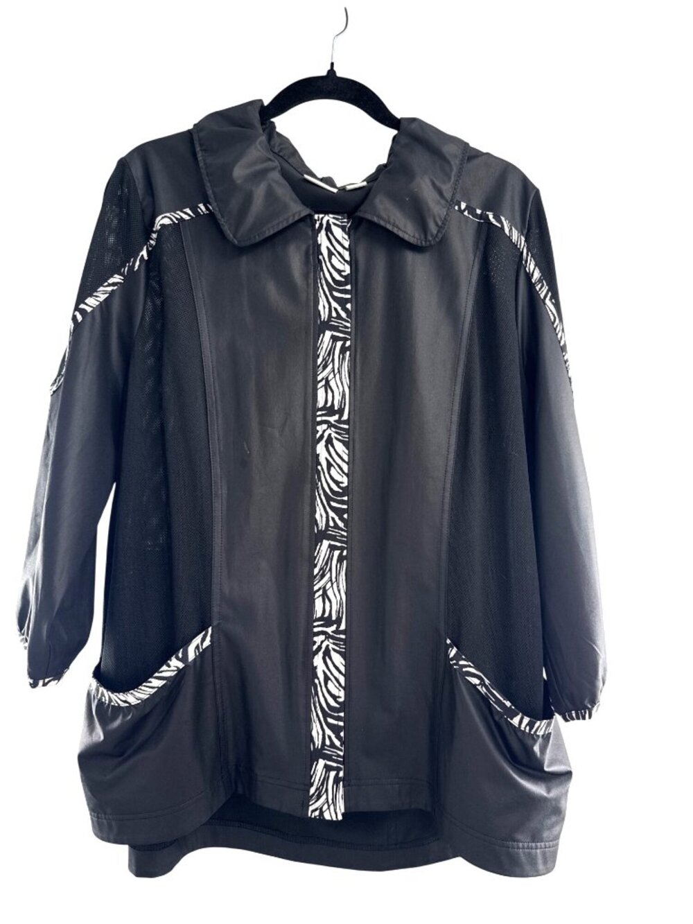 VTG Zenergy By Chicos Womens Black Jacket Zebra Print Accents Size 3 Lightweight